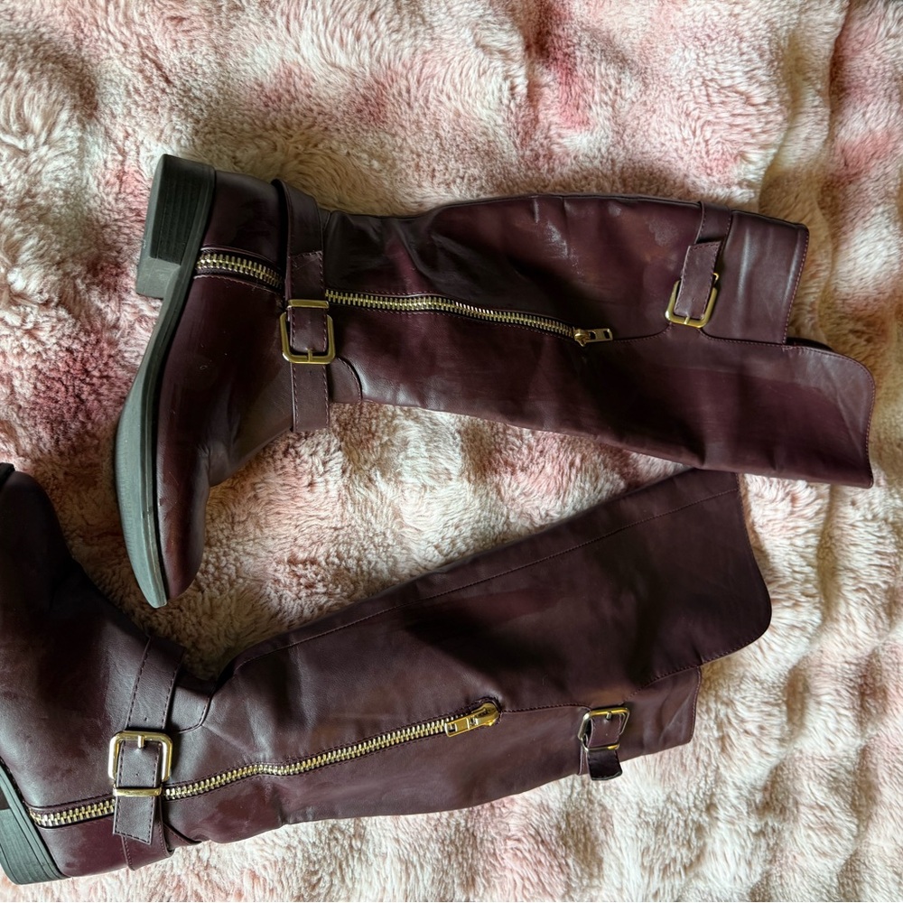 Shoe Dazzle Burgundy Winter Boots